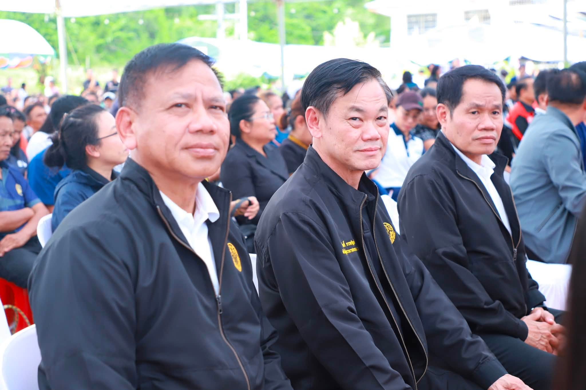 title - รมว.กษ. นำทีมลงพื้นที่ตรวจราชการ พร้อมมอบโฉนดเพื่อการเกษตร ส.ป.ก.เลย กว่า 6 พันไร่